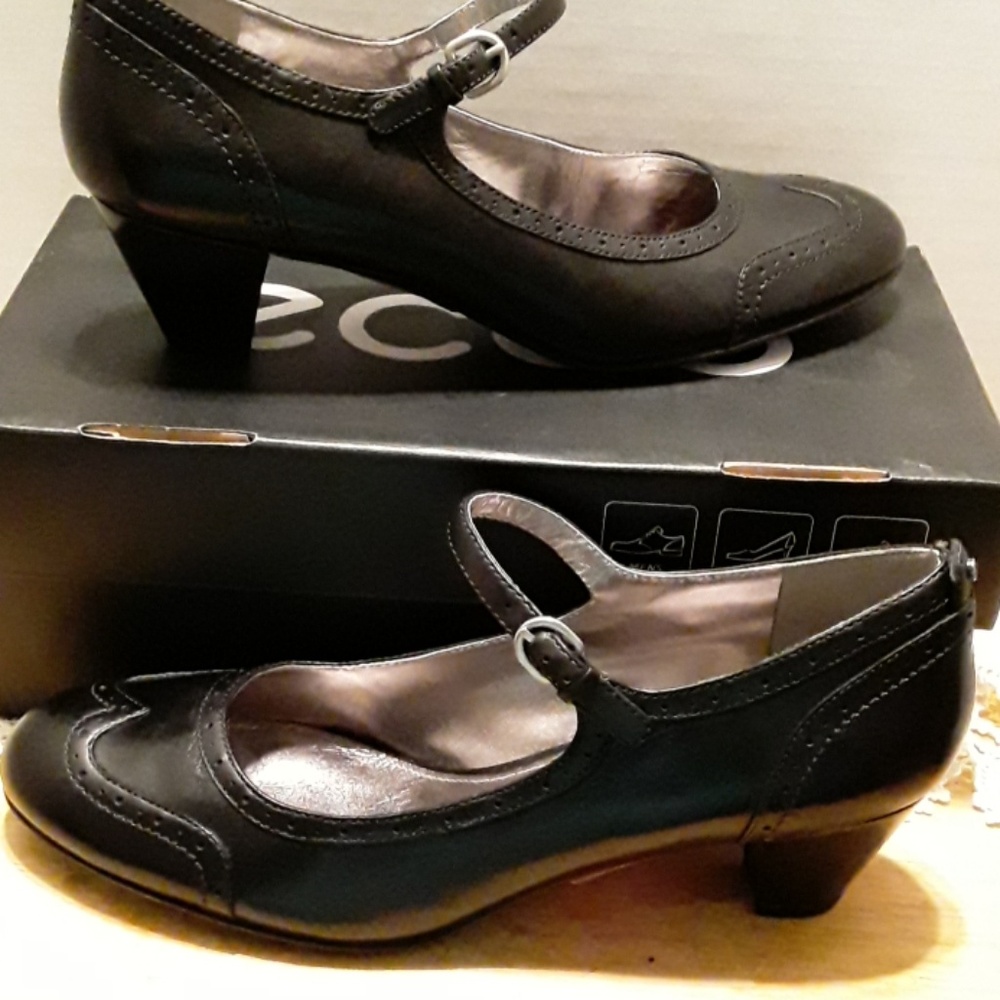 Ecco Women Shoes
